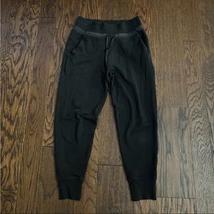 Lululemon Women's Solid Black Athletic Jogger Sweatpants Size 4 W/ Pockets